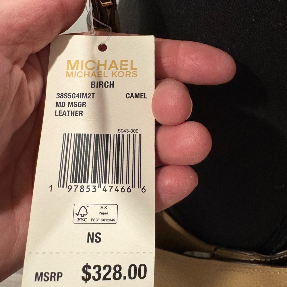 NWT Michael Kors Birch Medium Pebbled Leather Messenger Bag in Camel - Picture 4 of 13